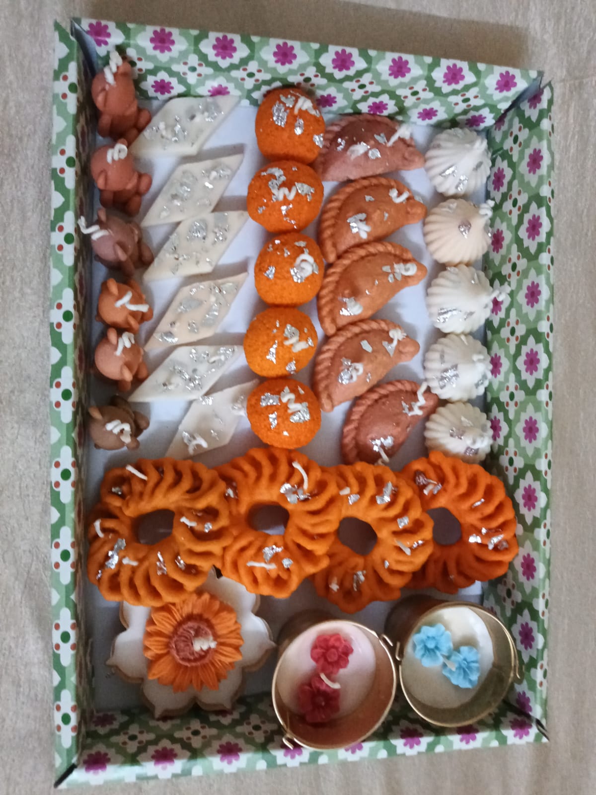 Festive Sweet Candle Combo Hamper